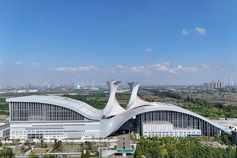 yp街机武汉公司两青工被聘为“湖北青年情形 友好使者”