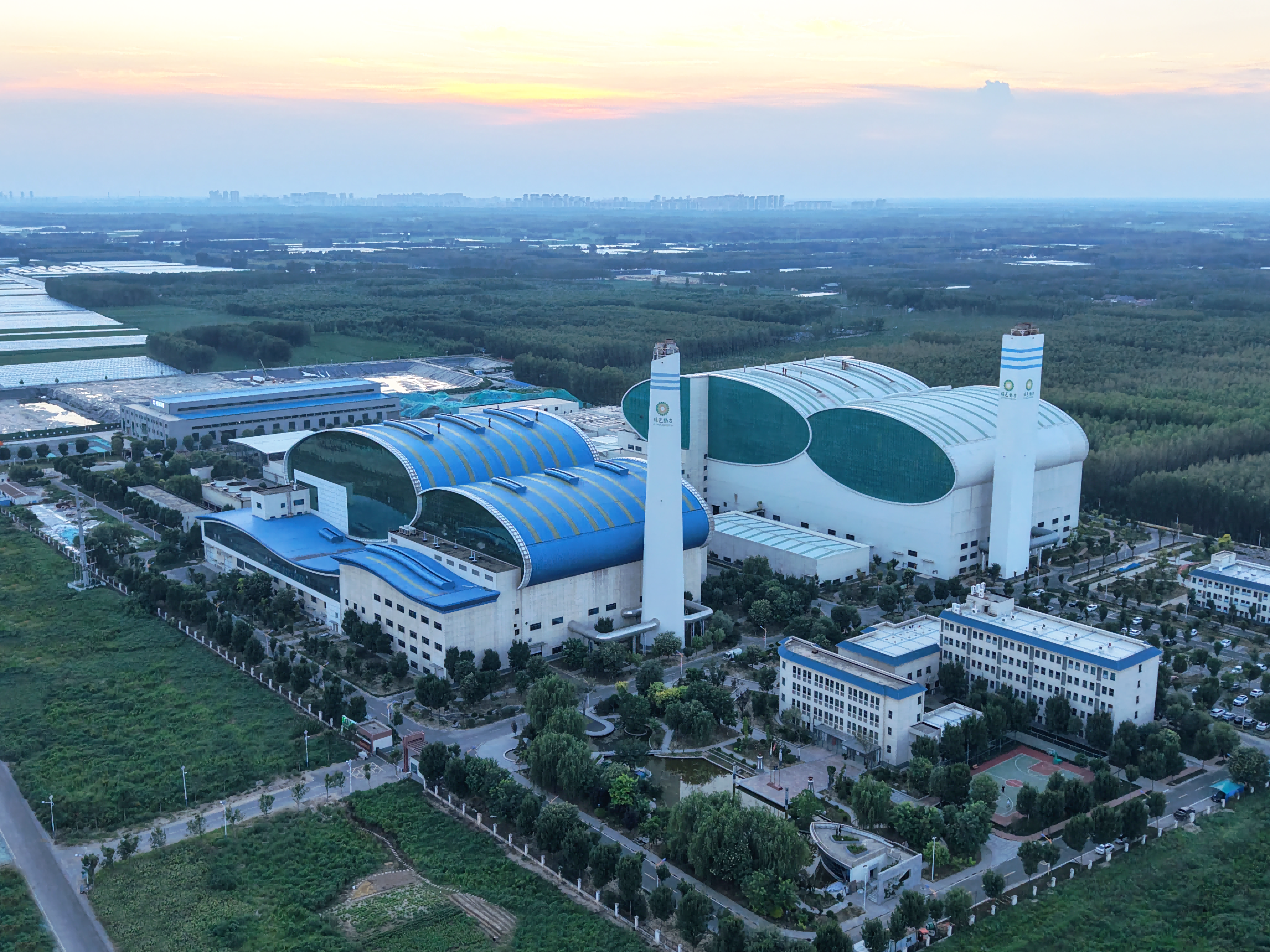 yp街机乐成研发垃圾池栅格智能疏通机械人系统 离别高危人事情业时代