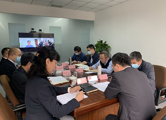 yp街机集团召开党委理论学习中心组学习钻研会